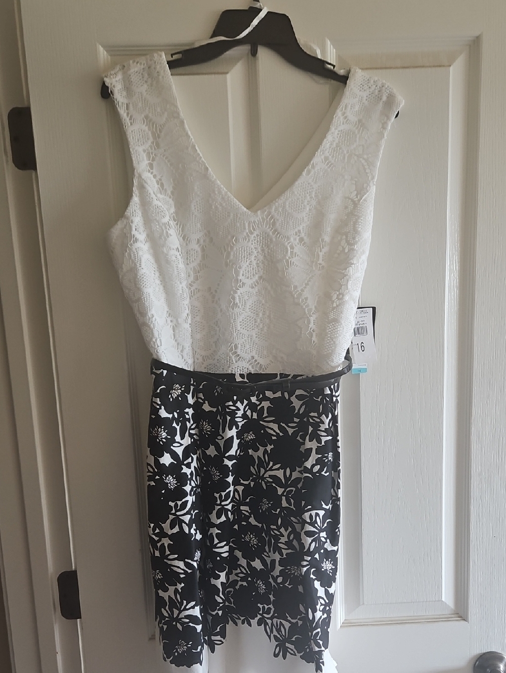 New Studio One Sleeveless White Lace with Black/White Floral Midi Dress